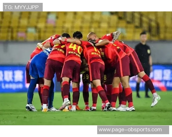 费尔斯冲突后情绪激动被拦截安全护送回更衣室过程引关注